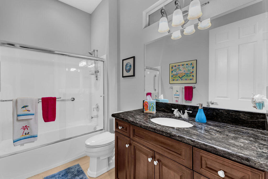 81323 Avenida Colonias