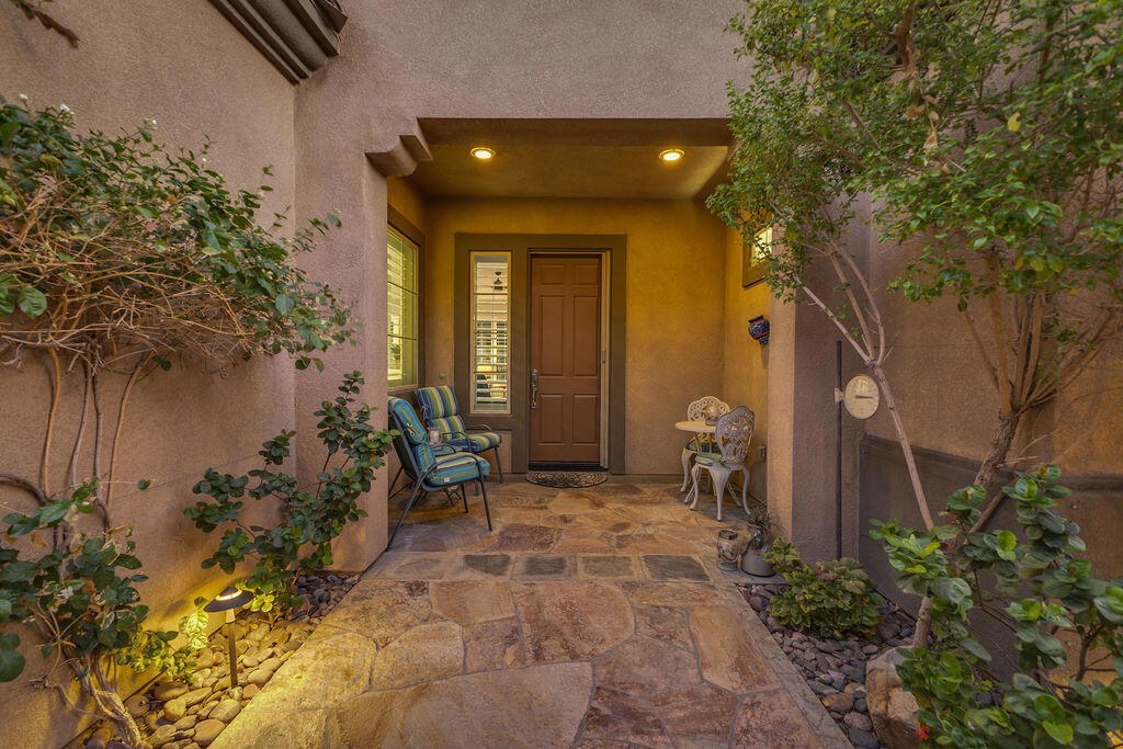 81323 Avenida Colonias