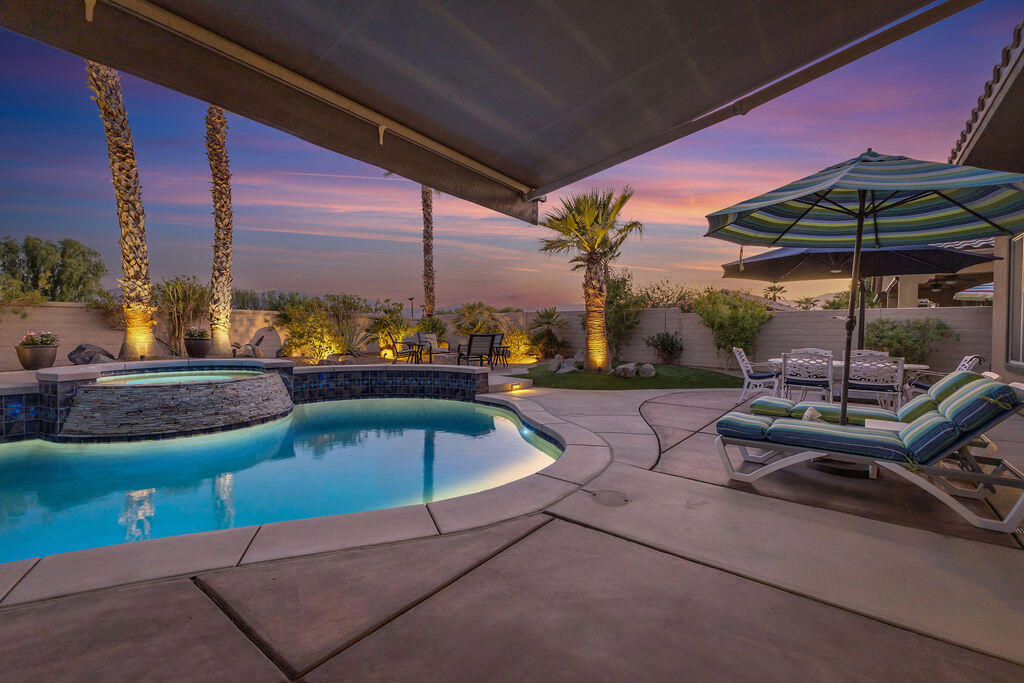 81323 Avenida Colonias
