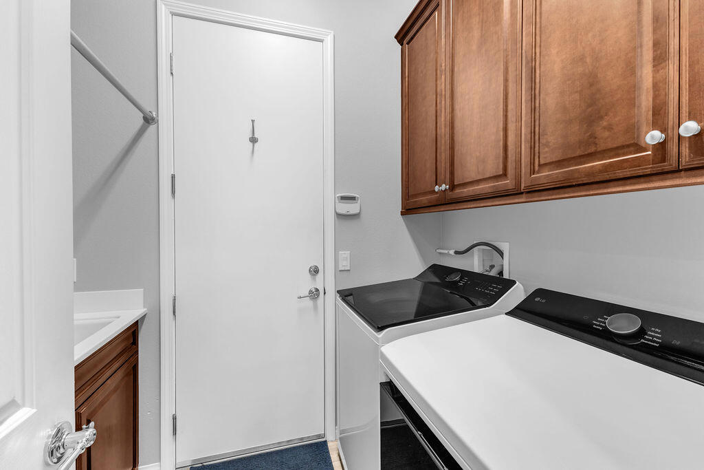 81323 Avenida Colonias