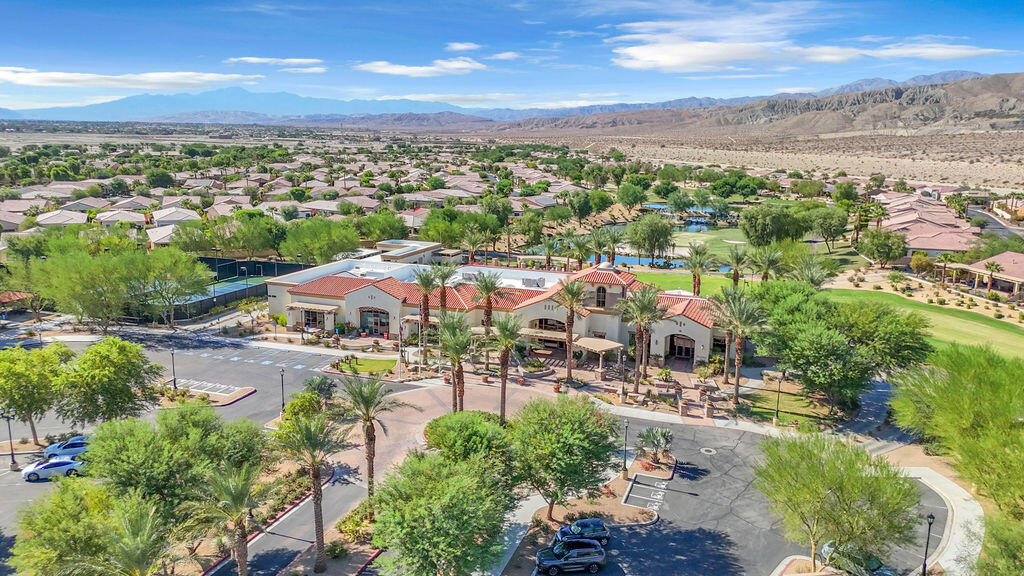 81323 Avenida Colonias