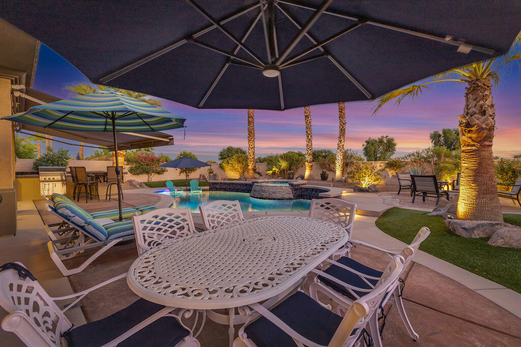 81323 Avenida Colonias