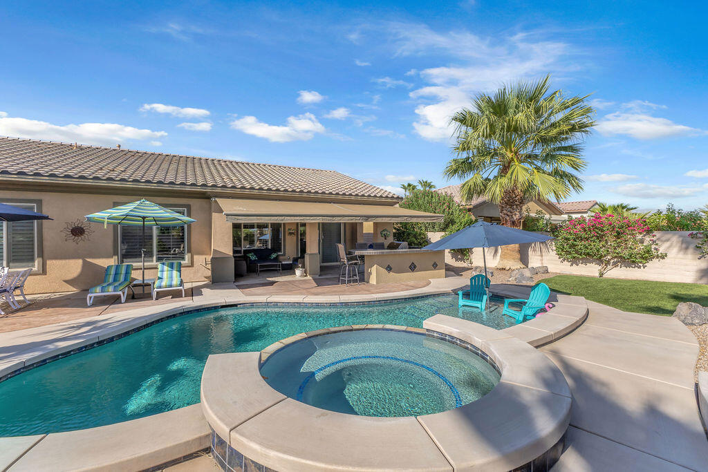 81323 Avenida Colonias