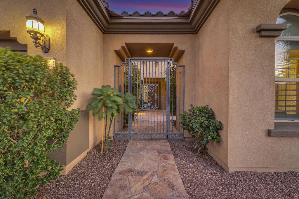 81323 Avenida Colonias