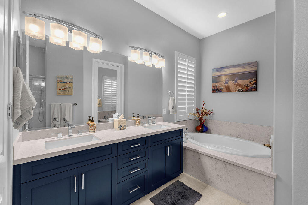 81323 Avenida Colonias