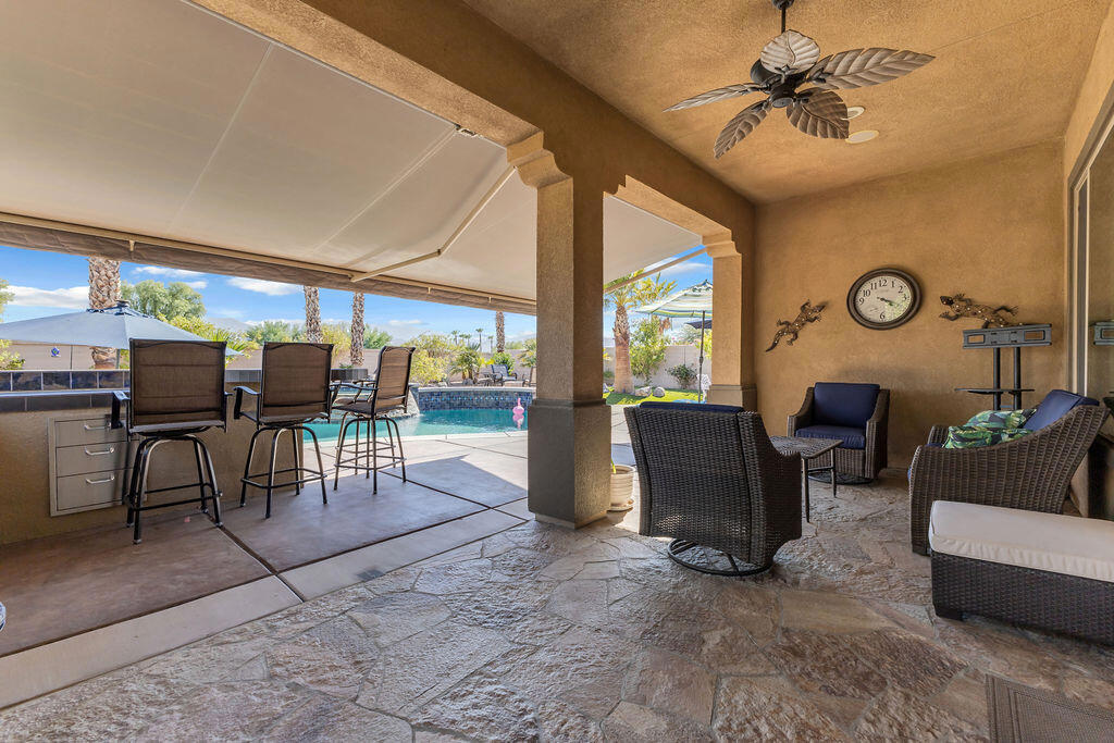 81323 Avenida Colonias