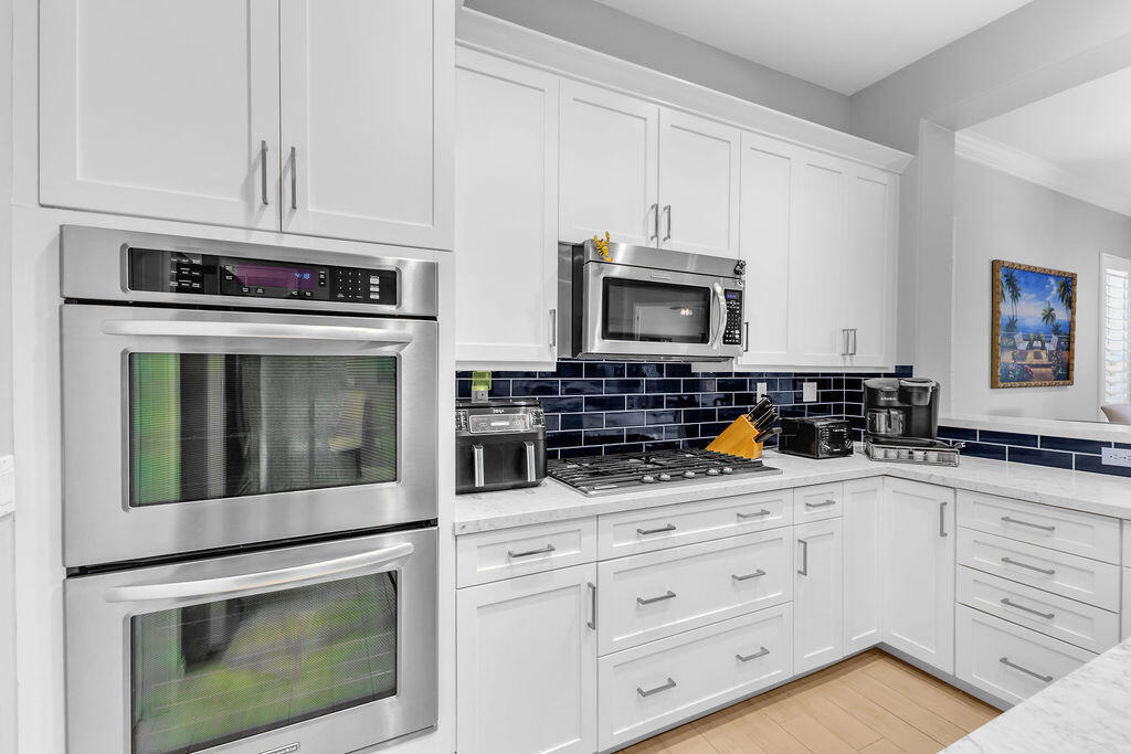 81323 Avenida Colonias