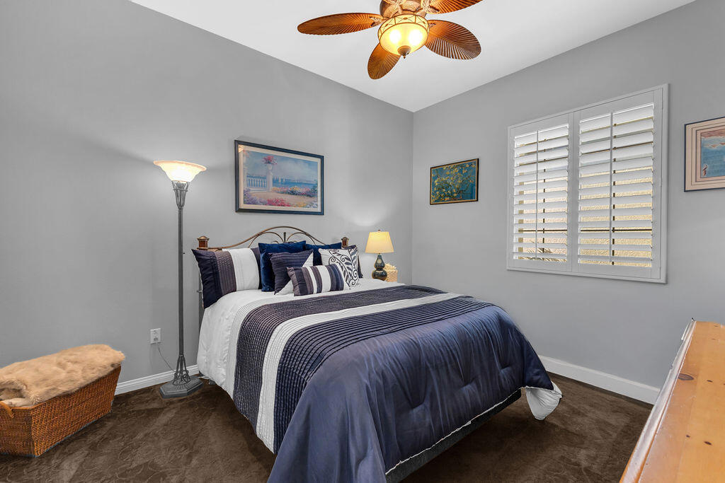 81323 Avenida Colonias