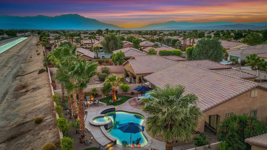81323 Avenida Colonias