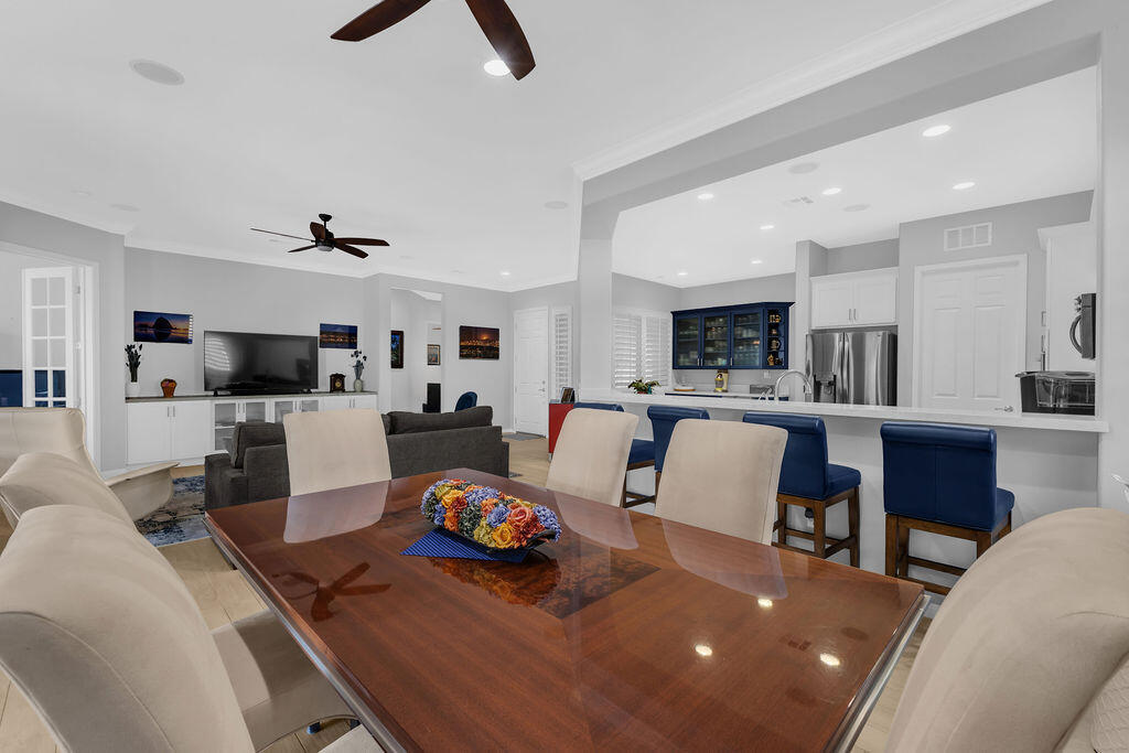 81323 Avenida Colonias