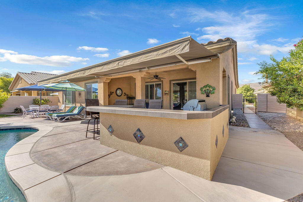 81323 Avenida Colonias