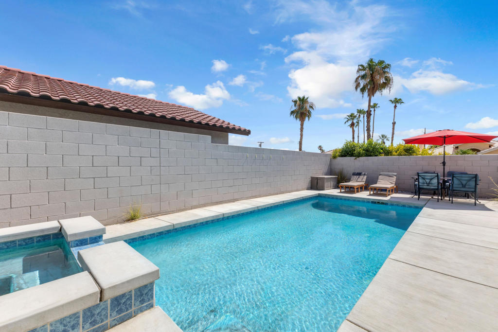 51855 Avenida Juarez