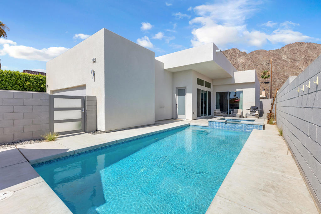 51855 Avenida Juarez