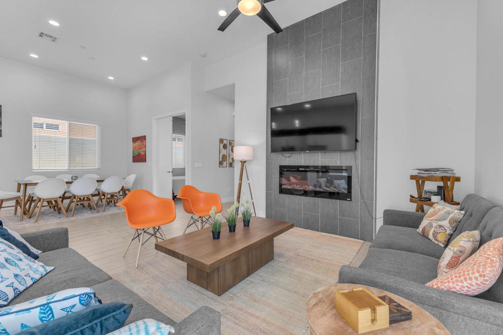 51855 Avenida Juarez