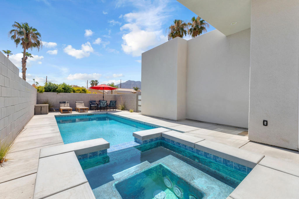 51855 Avenida Juarez