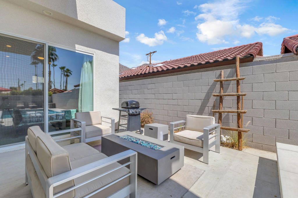 51855 Avenida Juarez