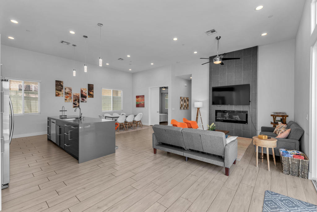 51855 Avenida Juarez