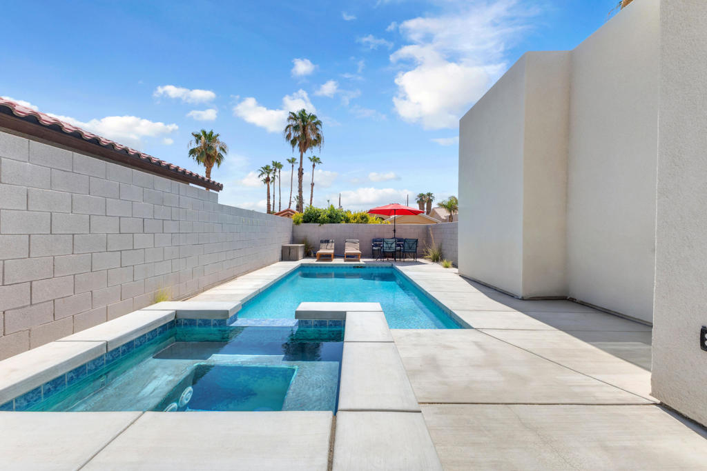 51855 Avenida Juarez