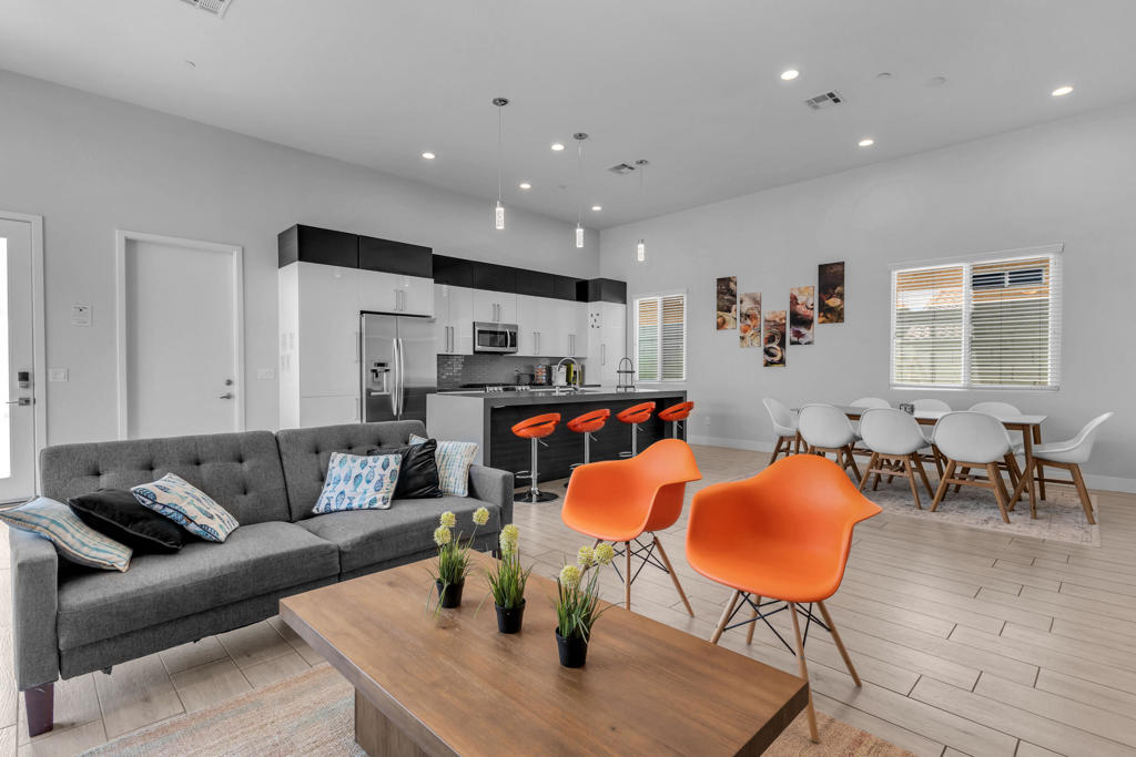 51855 Avenida Juarez