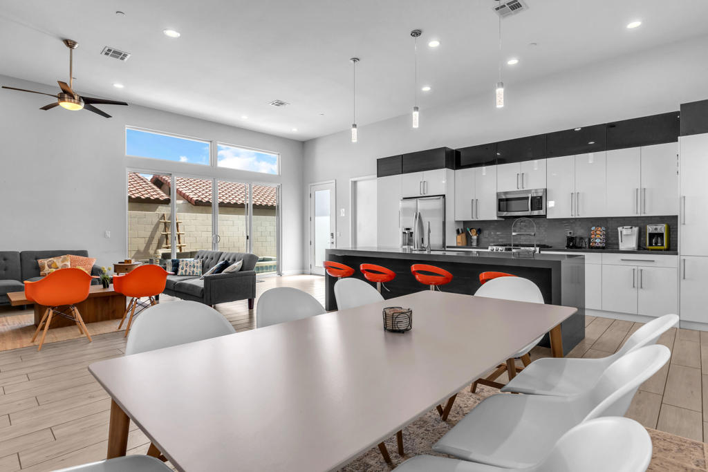 51855 Avenida Juarez