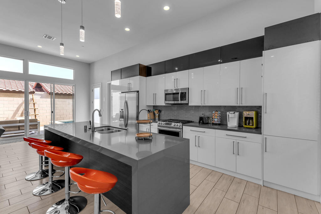 51855 Avenida Juarez