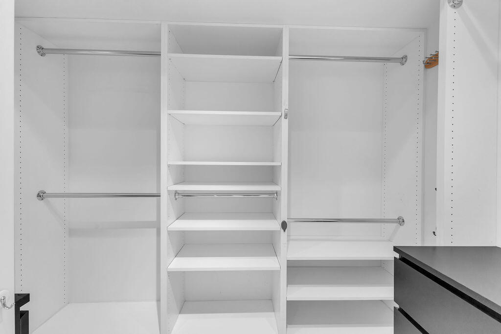 1421 Tamarisk West Street 3