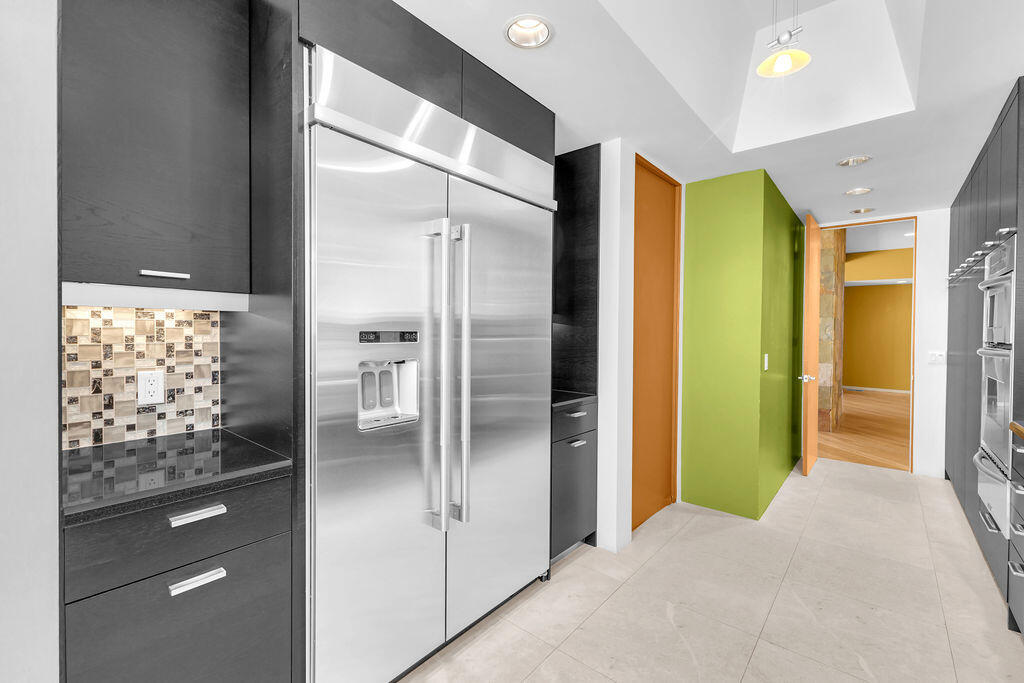 1421 Tamarisk West Street 3