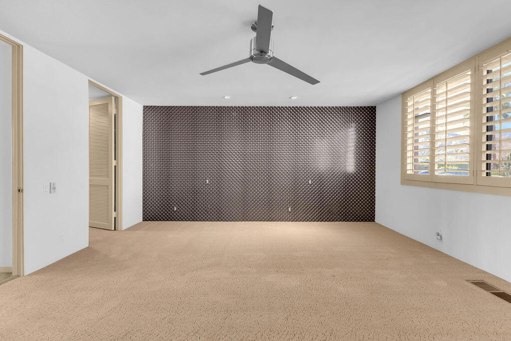 1421 Tamarisk West Street 3