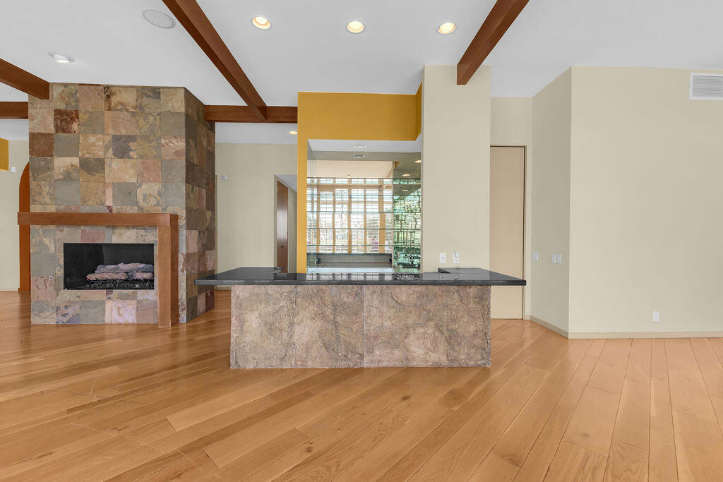 1421 Tamarisk West Street 3