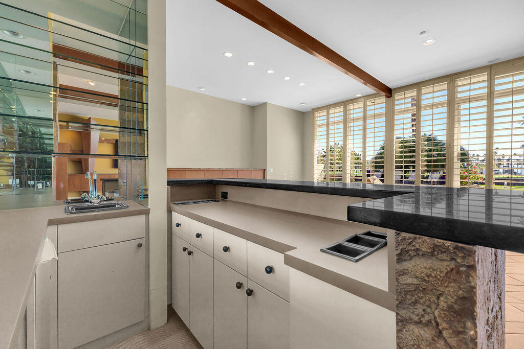 1421 Tamarisk West Street 3