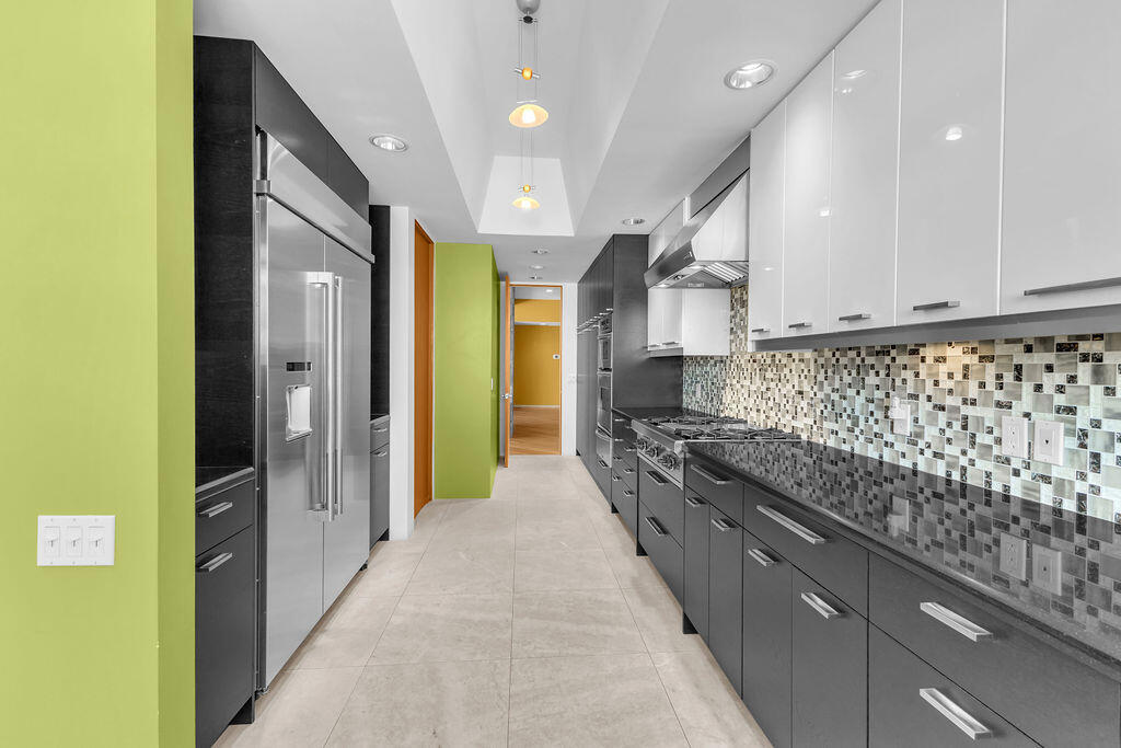 1421 Tamarisk West Street 3