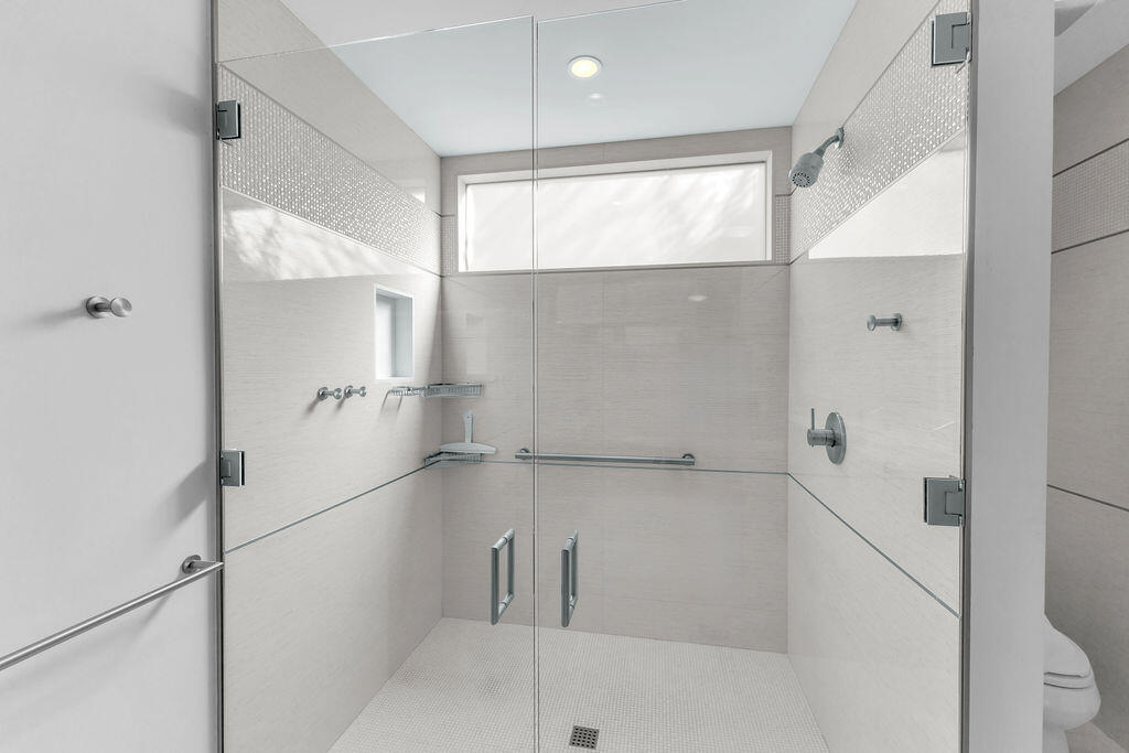 1421 Tamarisk West Street 3