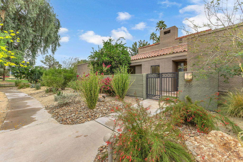 535 Desert West Drive