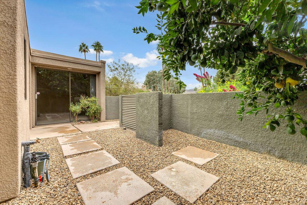 535 Desert West Drive