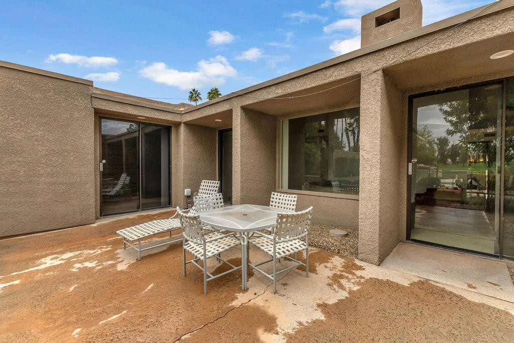 535 Desert West Drive