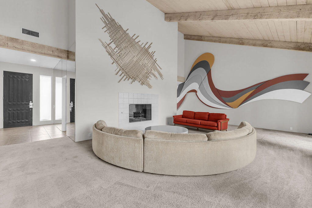 535 Desert West Drive