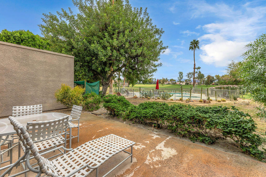 535 Desert West Drive