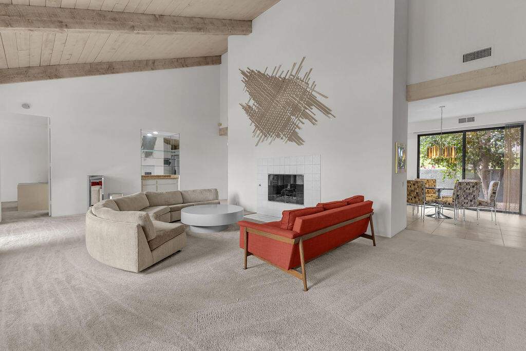 535 Desert West Drive