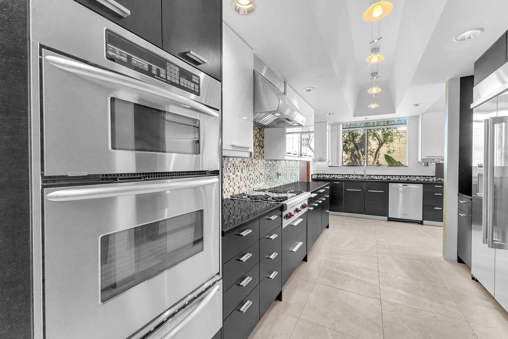 1421 Tamarisk W Street