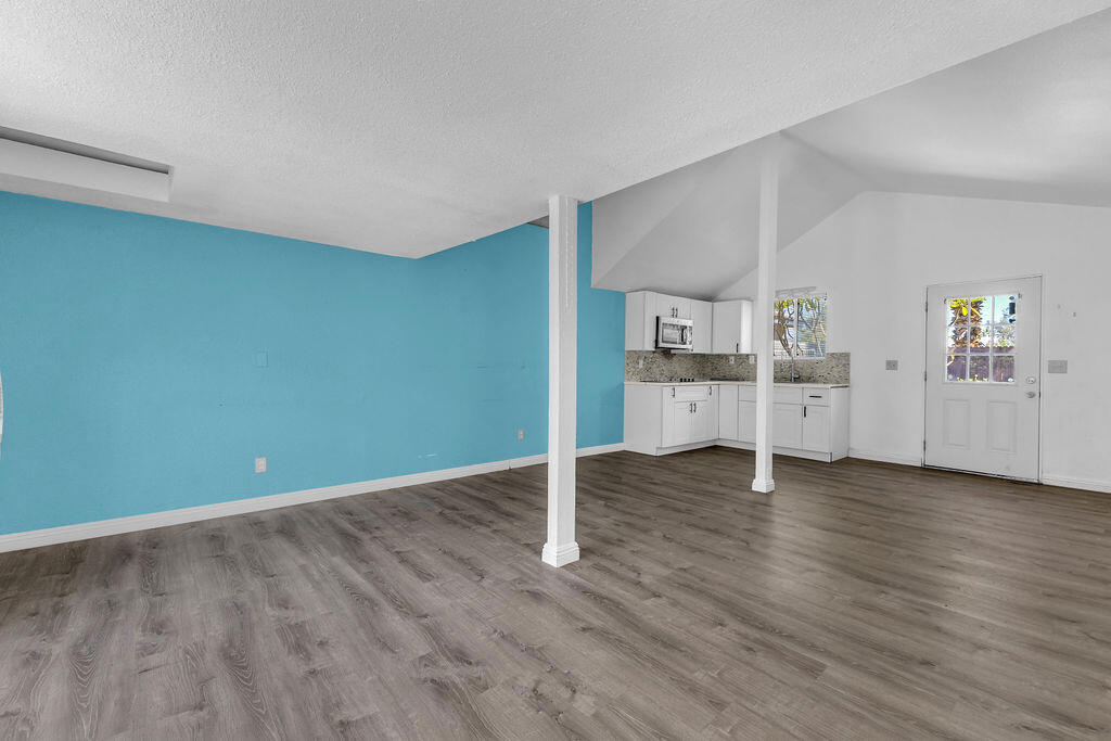 51735 Avenida Vallejo