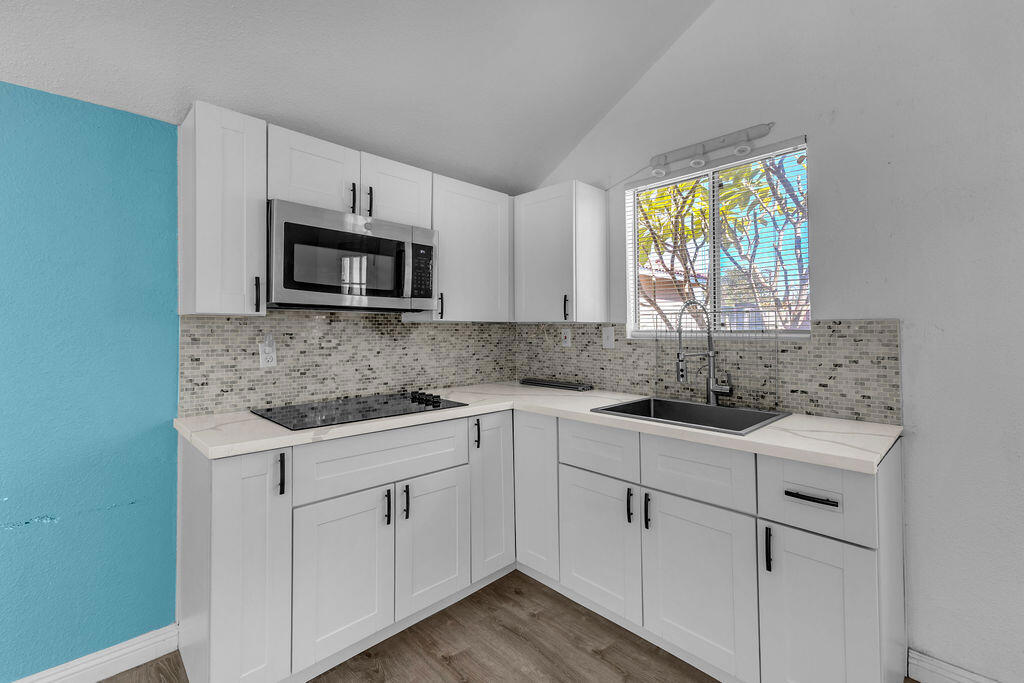 51735 Avenida Vallejo