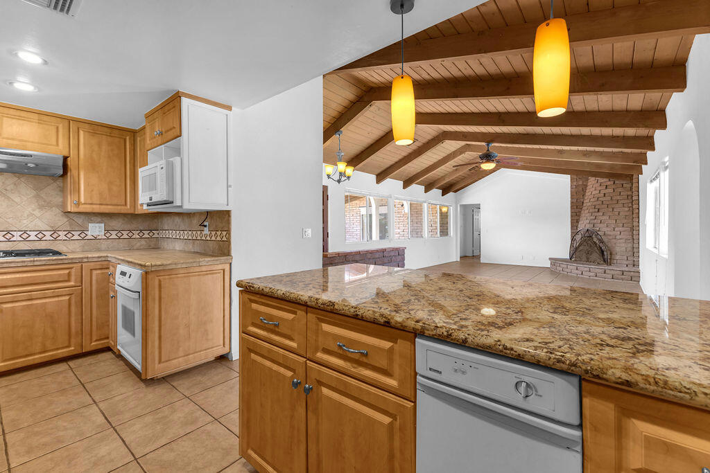 51735 Avenida Vallejo