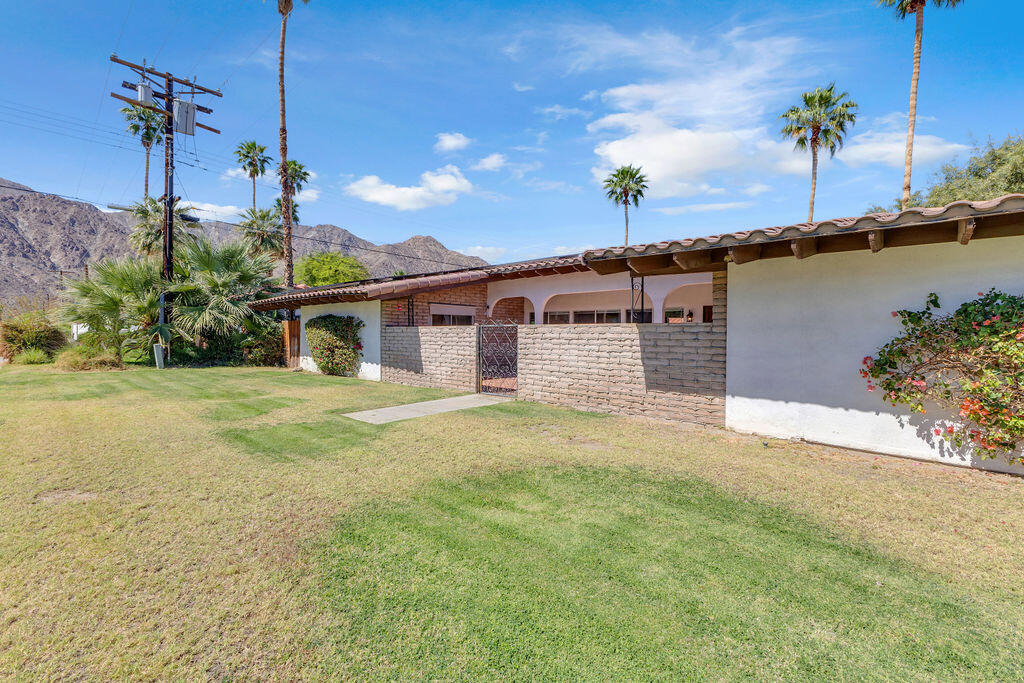 51735 Avenida Vallejo