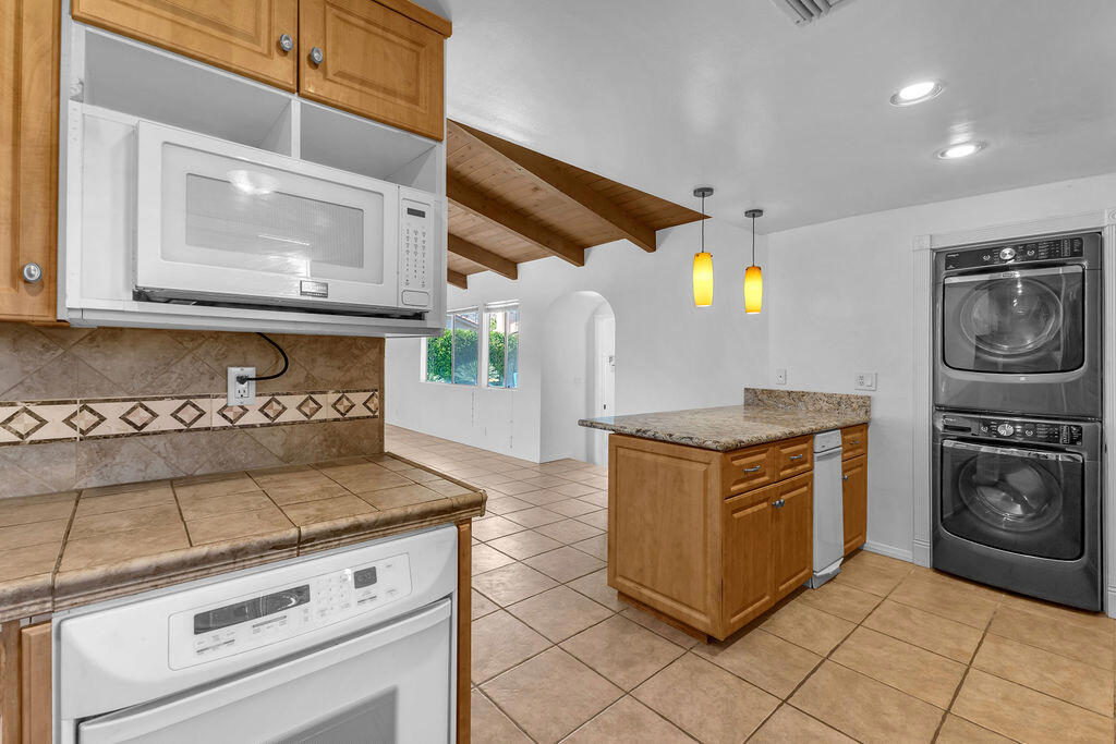 51735 Avenida Vallejo