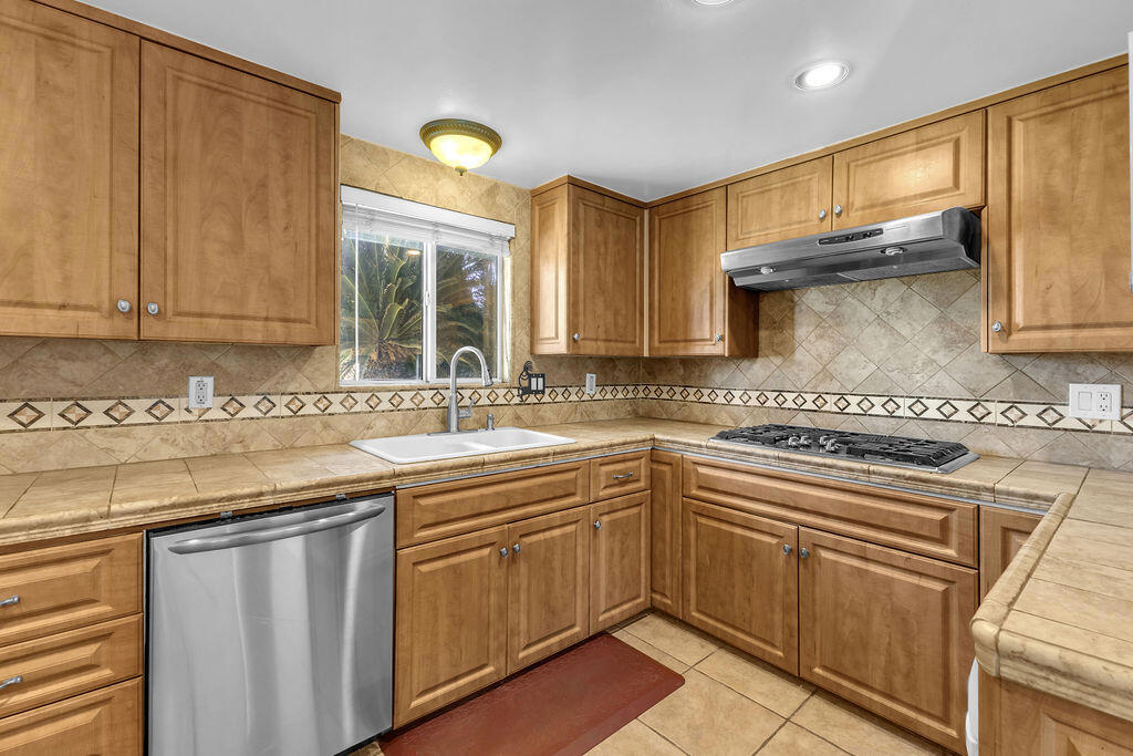 51735 Avenida Vallejo