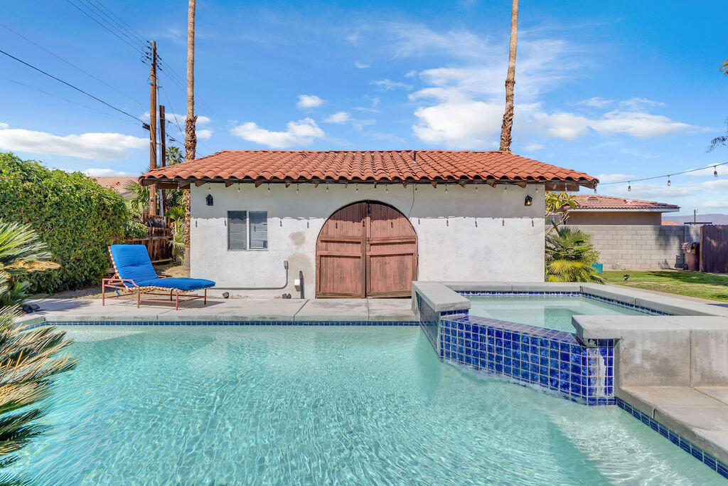 51735 Avenida Vallejo