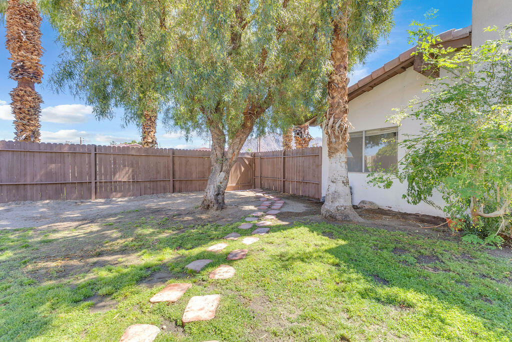 51735 Avenida Vallejo