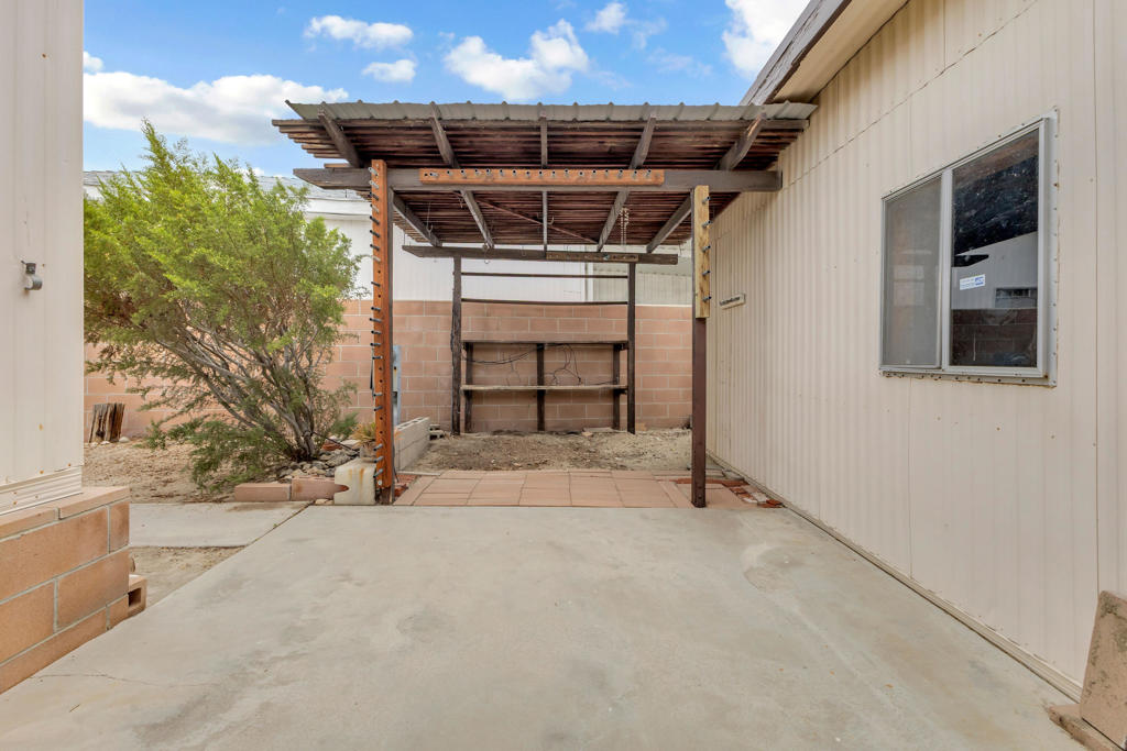 69250 Crestview Drive