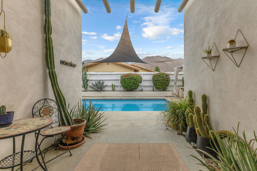 53545 Avenida Ramirez