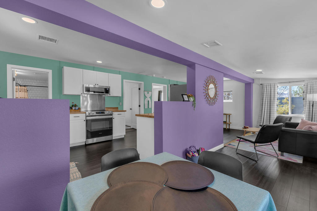 64916 E Broadway